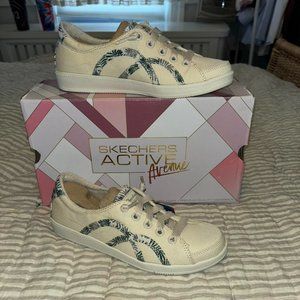 Skechers Women's Madison Ave - Tropic Topic Sneaker